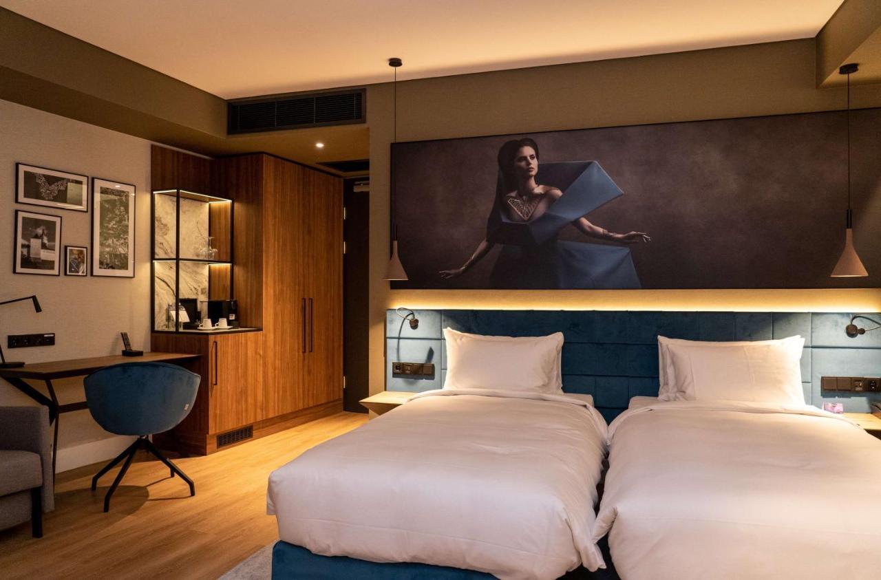 Radisson Blu Aurum Hotel, Brasov Bagian luar foto A room at the hotel