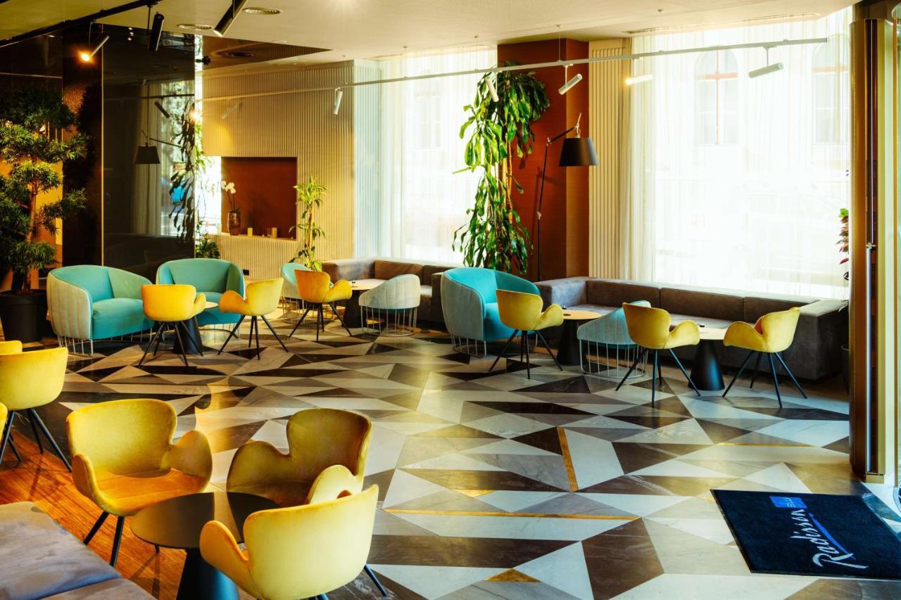 Radisson Blu Aurum Hotel, Brasov Bagian luar foto Lobby