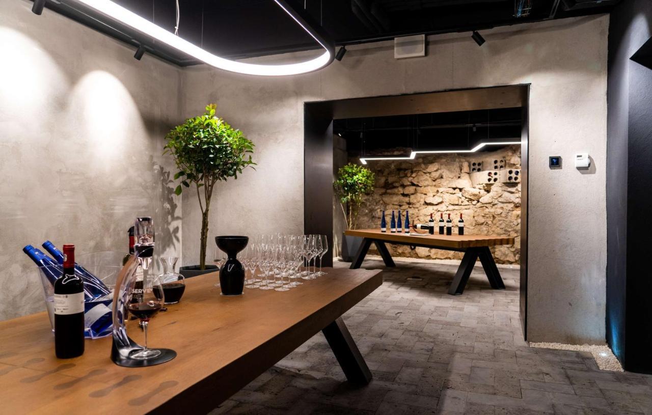 Radisson Blu Aurum Hotel, Brasov Bagian luar foto Wine tasting room at the winery